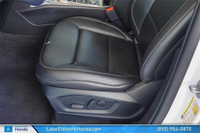 Photo of 2023 Oxford White Ford Explorer