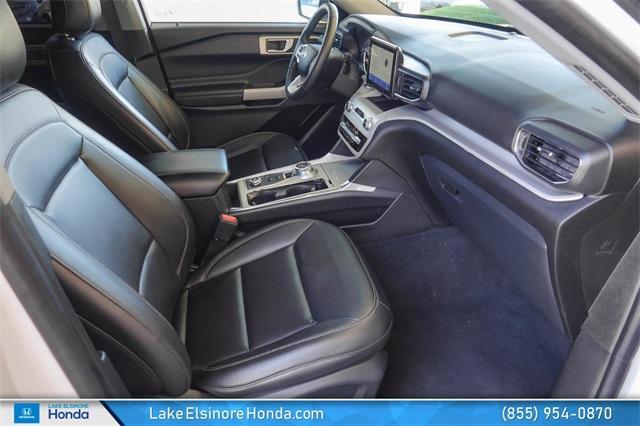 Photo of 2023 Oxford White Ford Explorer