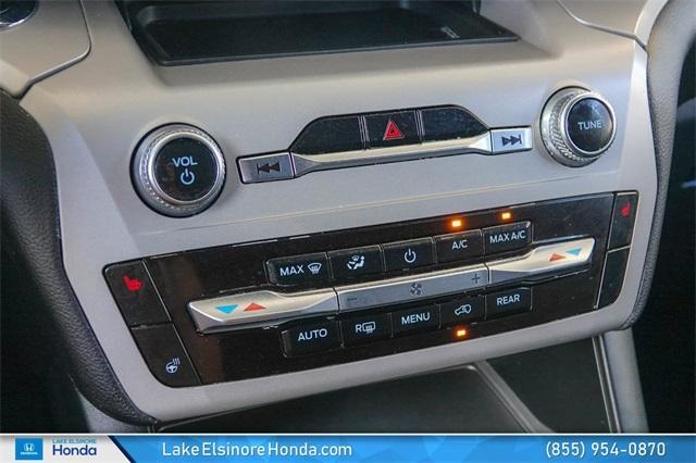 Photo of 2023 Oxford White Ford Explorer