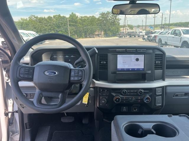Photo of 2023 Oxford White Ford F-250