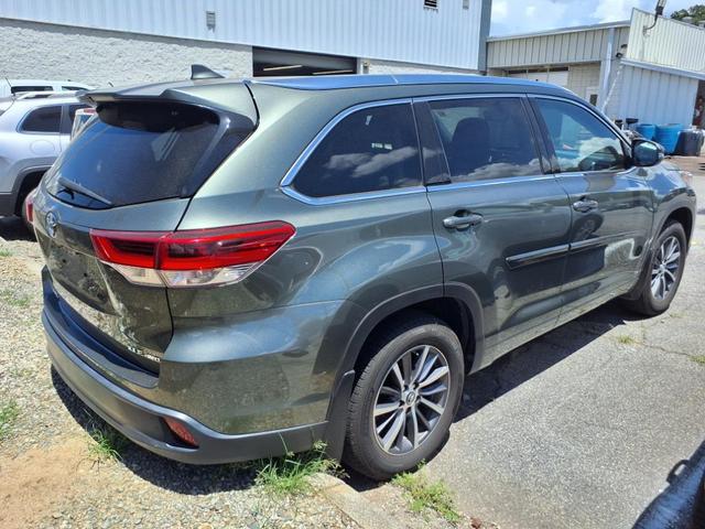 Photo of 2017 Jade Metallic Toyota Highlander