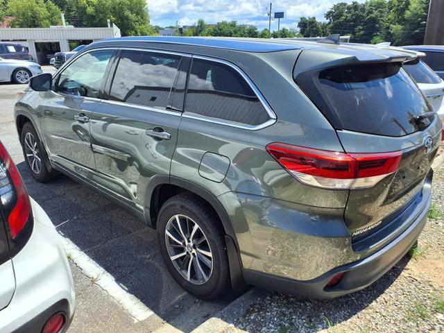 Photo of 2017 Jade Metallic Toyota Highlander