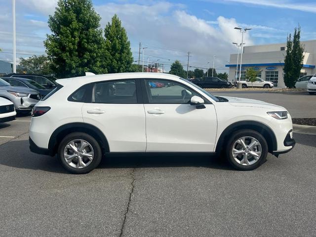Photo of 2025 Platinum White Pearl (wx) Honda HR-V