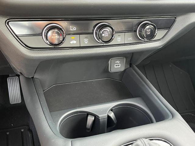 Photo of 2025 Platinum White Pearl (wx) Honda HR-V