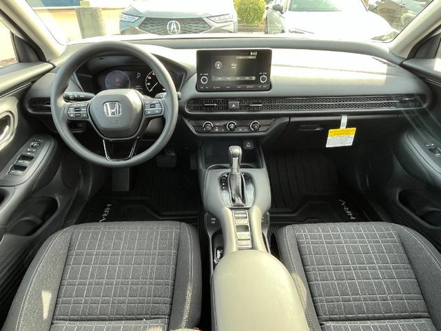 Photo of 2025 Platinum White Pearl (wx) Honda HR-V