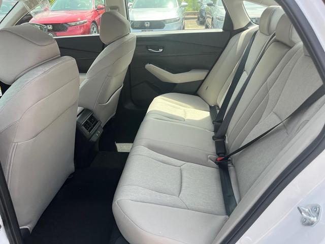 Photo of 2025 Platinum White Pearl Honda Accord