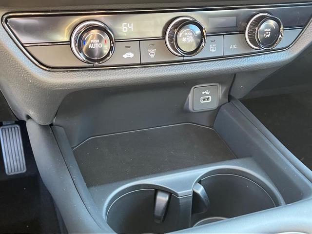Photo of 2025 Crystal Black Pearl (bk) Honda HR-V