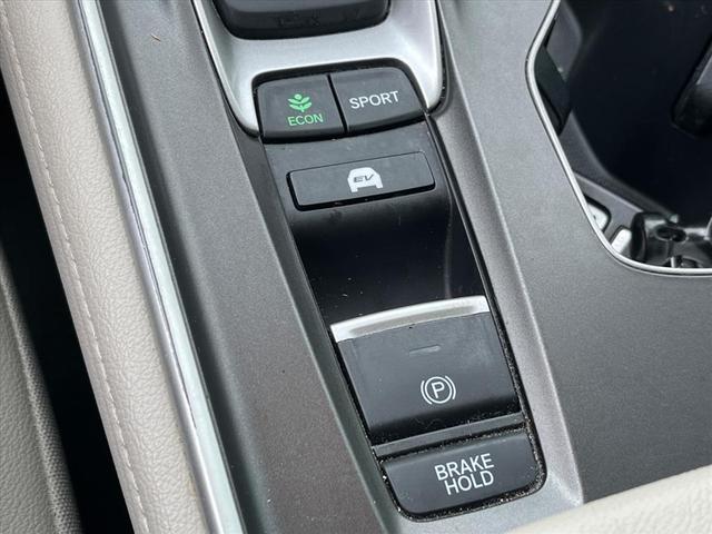 Photo of 2020 Champagne Frost Pearl Honda Accord Hybrid