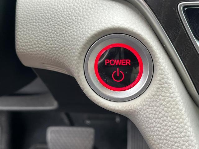 Photo of 2020 Champagne Frost Pearl Honda Accord Hybrid