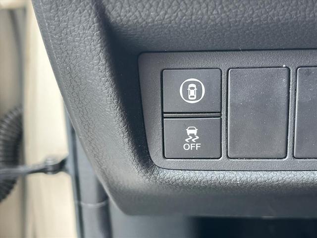 Photo of 2020 Champagne Frost Pearl Honda Accord Hybrid