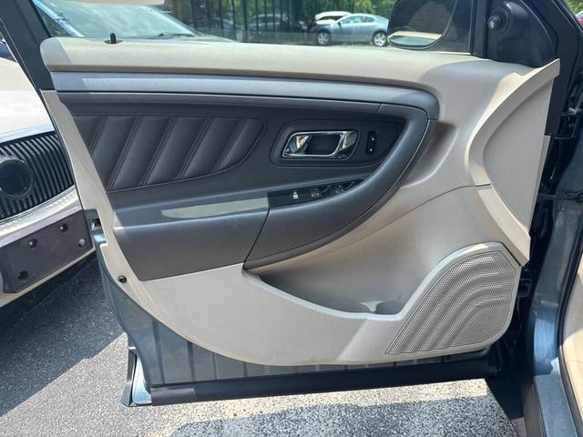 Photo of 2010 Steel Blue Metallic Ford Taurus