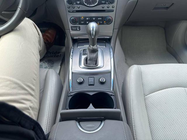 Photo of 2013 Moonlight White INFINITI G37x