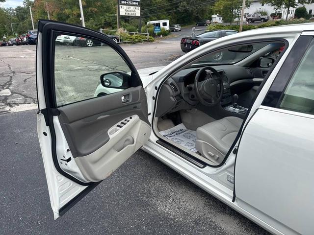 Photo of 2013 Moonlight White INFINITI G37x