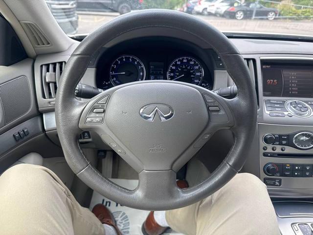 Photo of 2013 Moonlight White INFINITI G37x