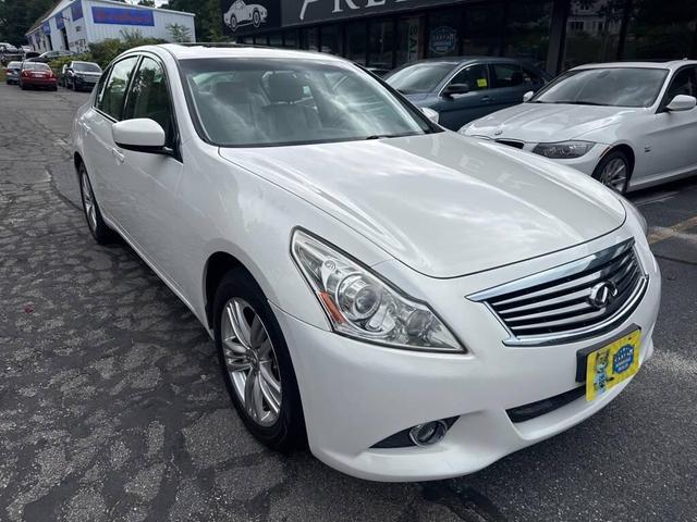Photo of 2013 Moonlight White INFINITI G37x
