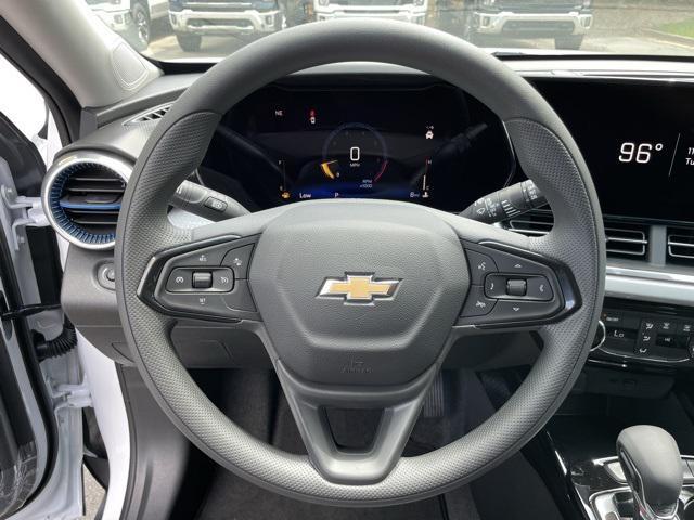 Photo of 2025 Summit White Chevrolet Trax
