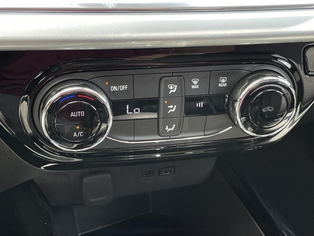 Photo of 2025 Summit White Chevrolet Trax