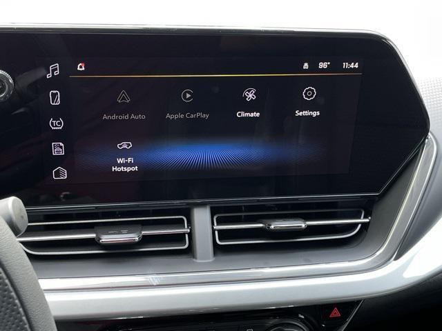 Photo of 2025 Summit White Chevrolet Trax