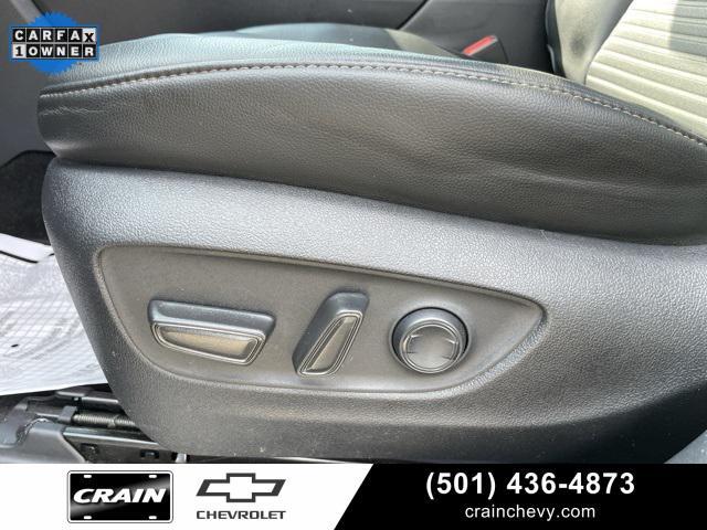 Photo of 2023 Midnight Black Metallic Toyota Highlander