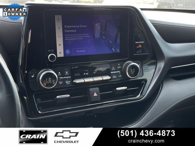 Photo of 2023 Midnight Black Metallic Toyota Highlander