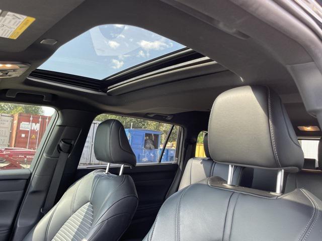 Photo of 2023 Midnight Black Metallic Toyota Highlander