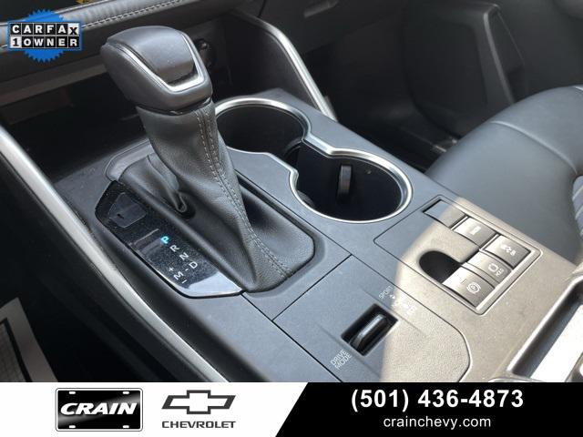 Photo of 2023 Midnight Black Metallic Toyota Highlander