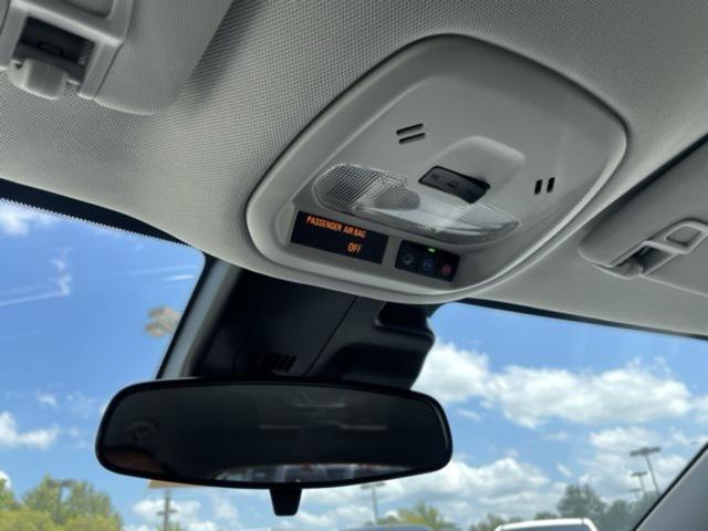 Photo of 2025 Summit White Chevrolet Trax