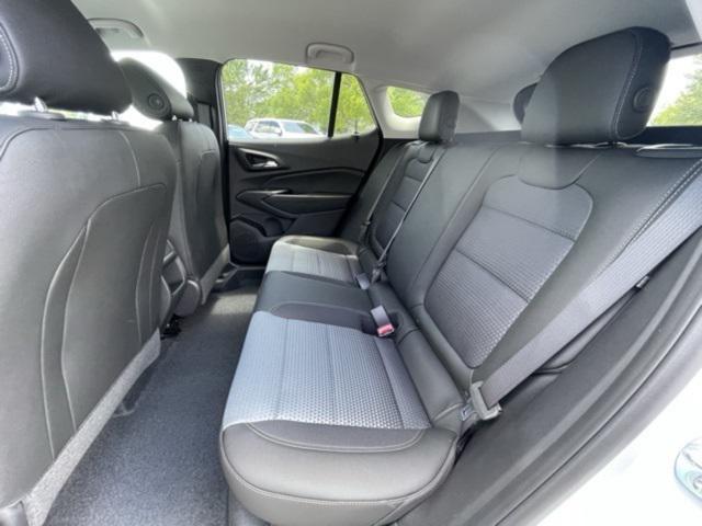 Photo of 2025 Summit White Chevrolet Trax