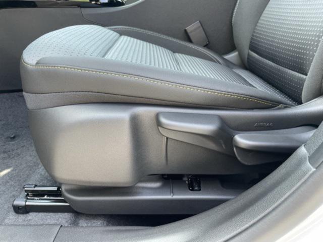 Photo of 2025 Summit White Chevrolet Trax