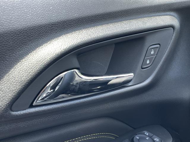 Photo of 2025 Summit White Chevrolet Trax