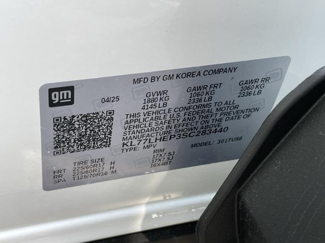 Photo of 2025 Summit White Chevrolet Trax