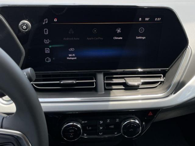 Photo of 2025 Summit White Chevrolet Trax