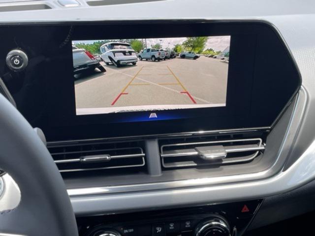 Photo of 2025 Summit White Chevrolet Trax