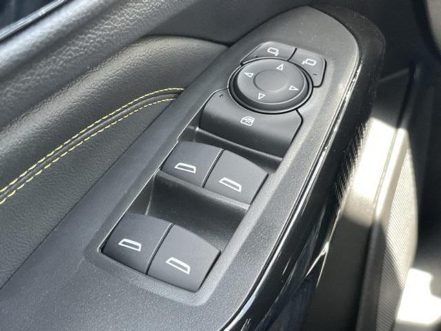 Photo of 2025 Summit White Chevrolet Trax