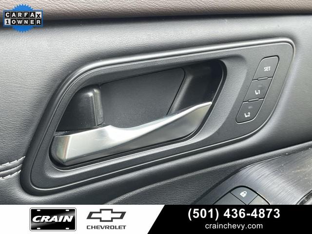 Photo of 2023 Pearl White Tricoat Nissan Rogue