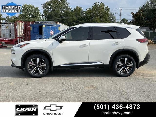 Photo of 2023 Pearl White Tricoat Nissan Rogue