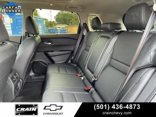 Photo of 2023 Pearl White Tricoat Nissan Rogue