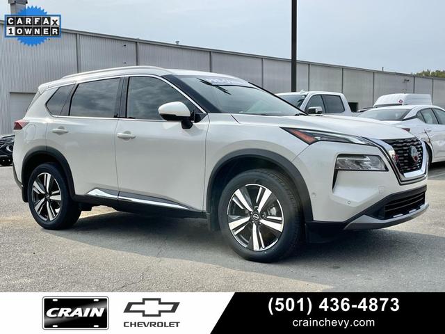 Photo of 2023 Pearl White Tricoat Nissan Rogue