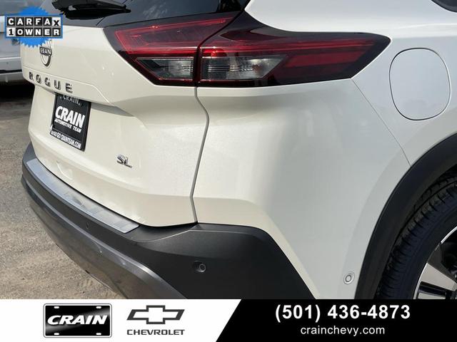 Photo of 2023 Pearl White Tricoat Nissan Rogue