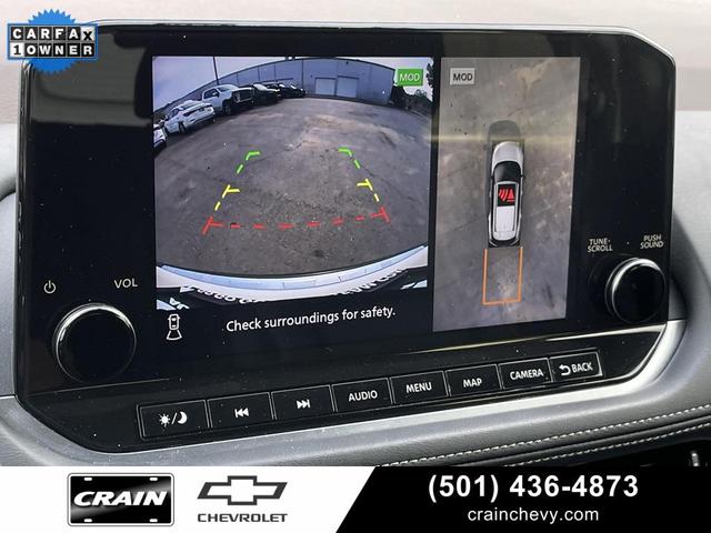 Photo of 2023 Pearl White Tricoat Nissan Rogue