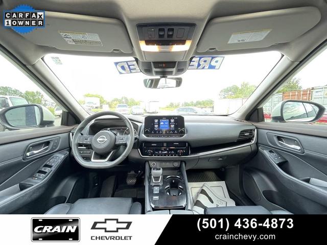 Photo of 2023 Pearl White Tricoat Nissan Rogue