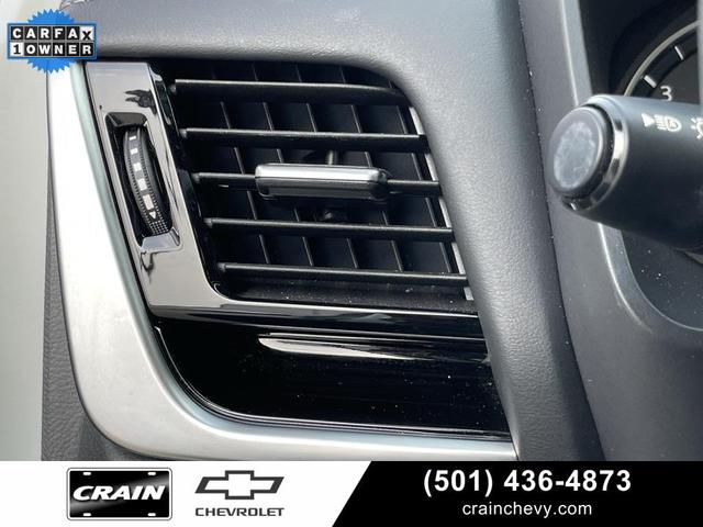 Photo of 2023 Pearl White Tricoat Nissan Rogue