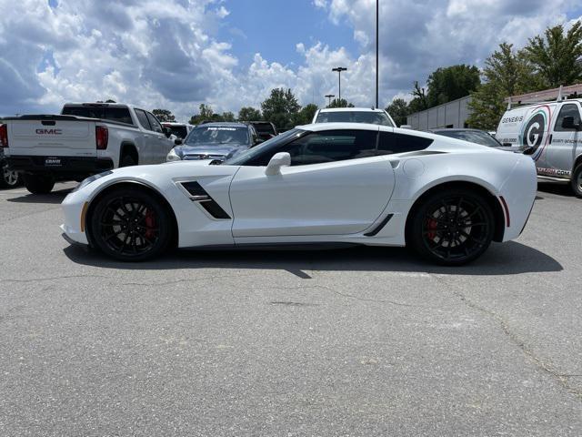 Photo of 2019 Arctic White Chevrolet Corvette