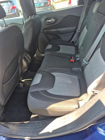 Photo of 2014 True Blue Pearlcoat Jeep Cherokee
