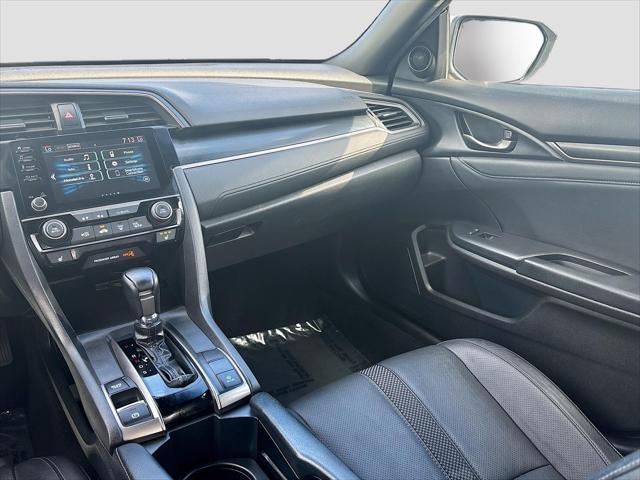 Photo of 2020 Platinum White Pearl Honda Civic