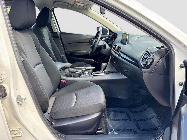 Photo of 2016 Snowflake White Pearl Mica Mazda Mazda3