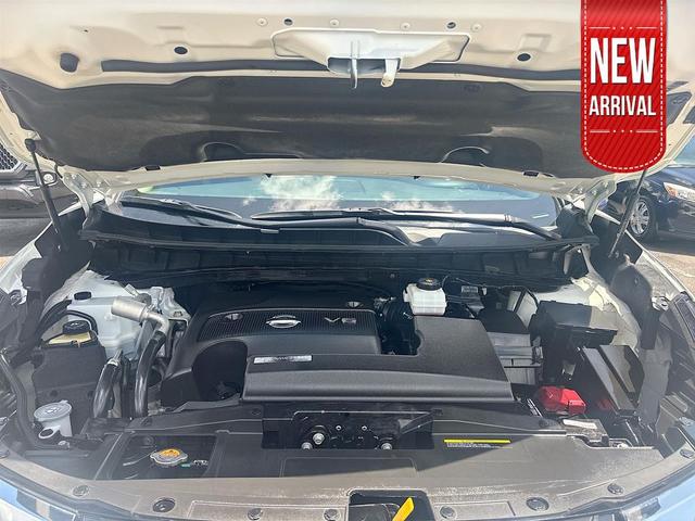Photo of 2024 Pearl White Tricoat Nissan Murano