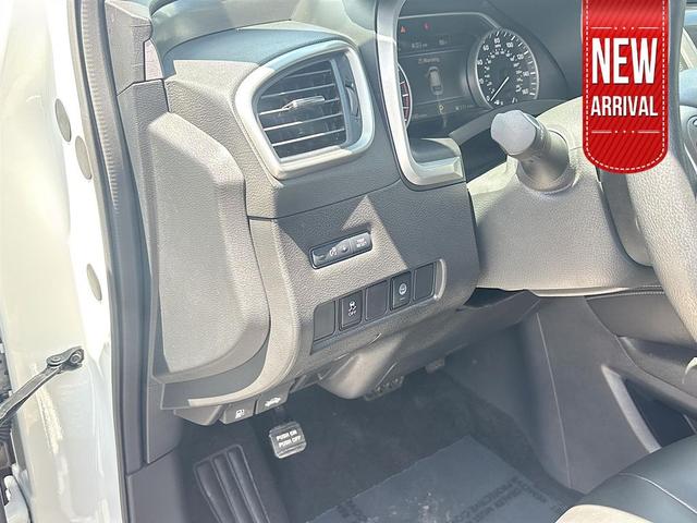Photo of 2024 Pearl White Tricoat Nissan Murano