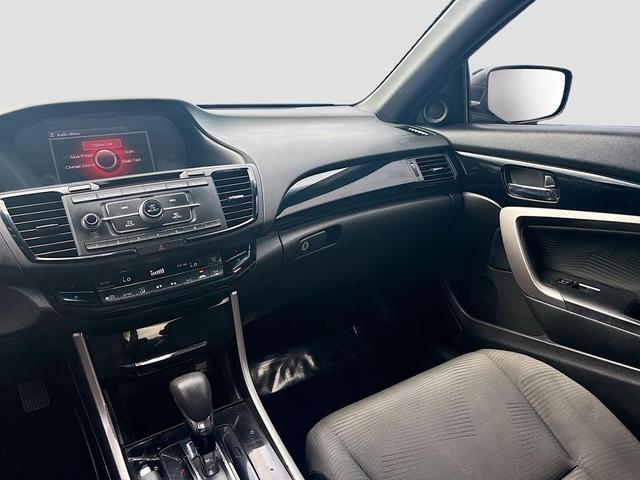 Photo of 2017 Crystal Black Pearl Honda Accord