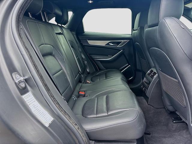Photo of 2024 WHITE Jaguar F-PACE